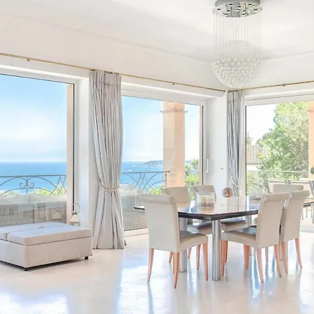 Sainte-maxime Sleeps 10 With Pool Air Con And Wifi Villa Sainte-Maxime