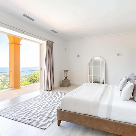Villa Sainte-maxime Sleeps 10 With Pool Air Con And Wifi