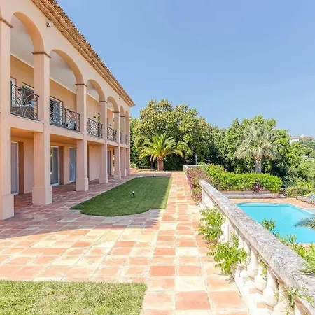 Sainte-maxime Sleeps 10 With Pool Air Con And Wifi *