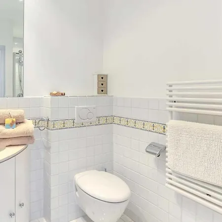Villa Sainte-maxime Sleeps 10 With Pool Air Con And Wifi Sainte-Maxime